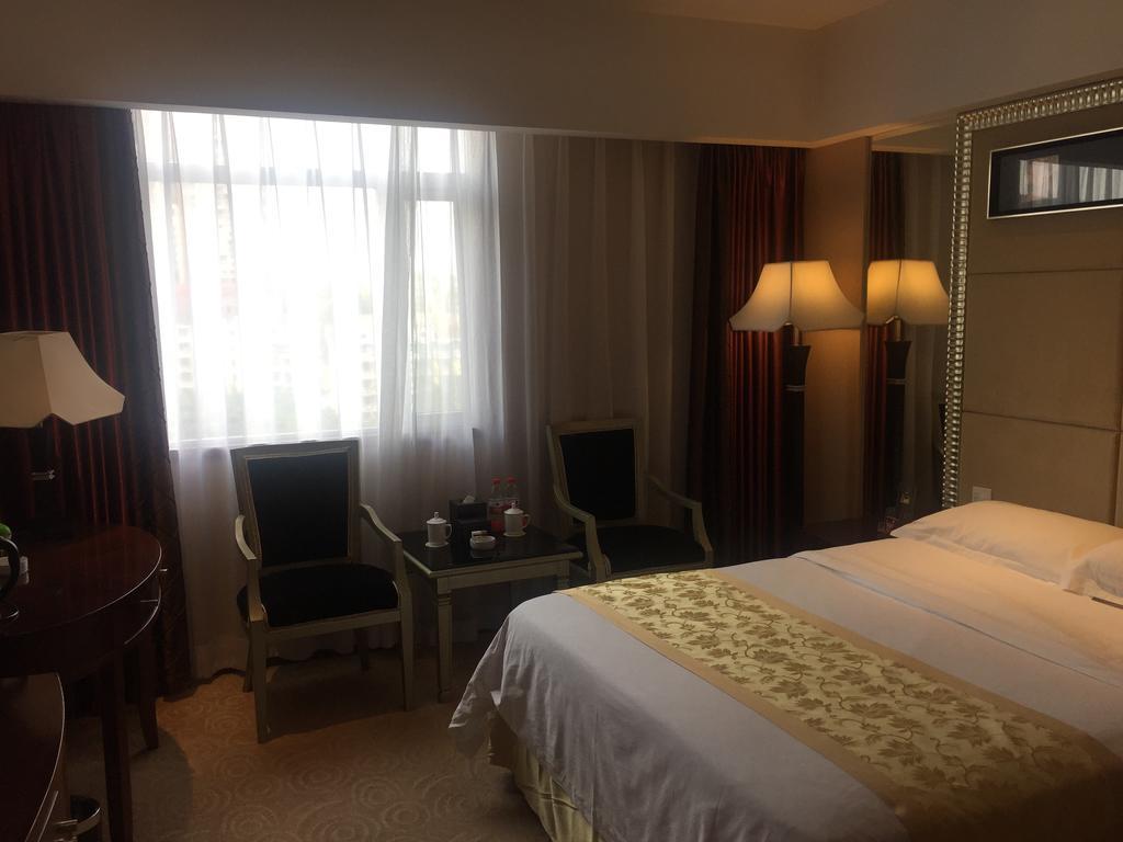 Yunheng Hotel Neijiang ภายนอก รูปภาพ